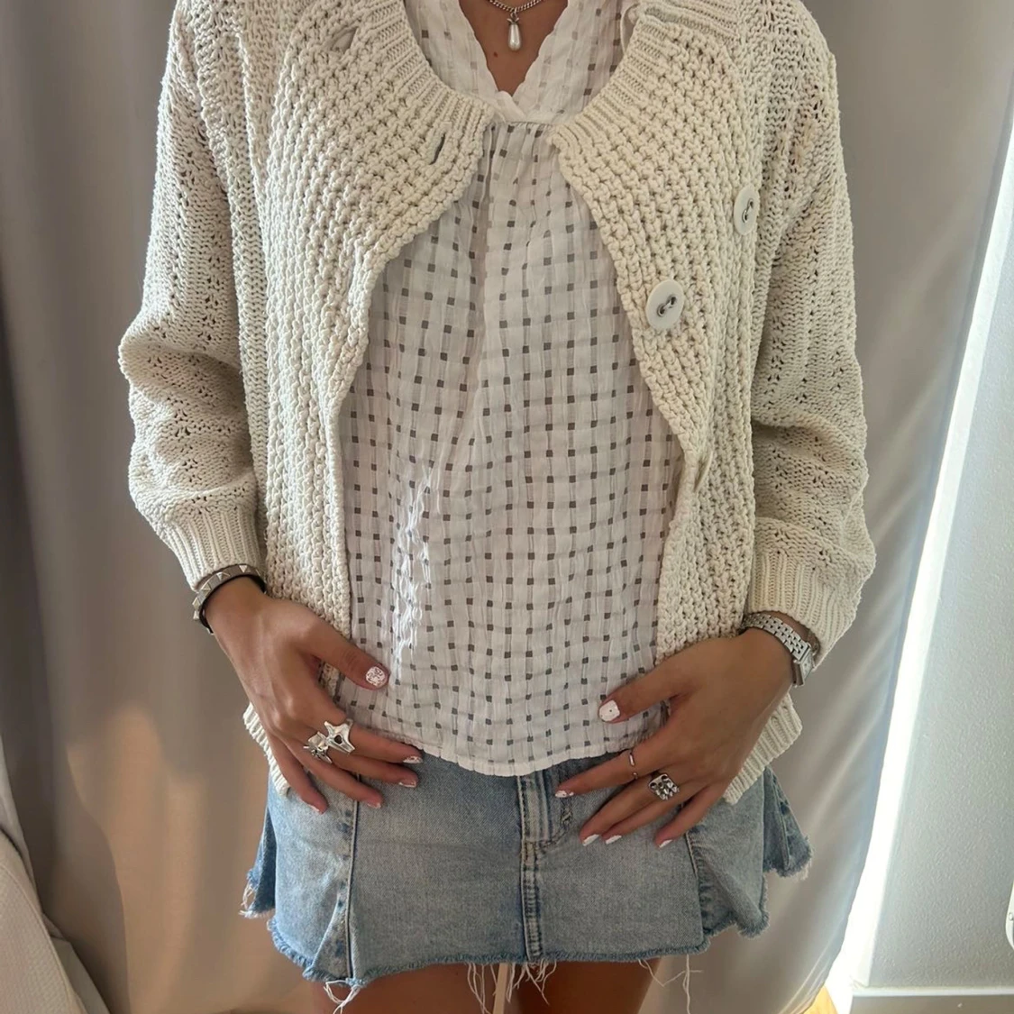 Stickad beige/vit kofta