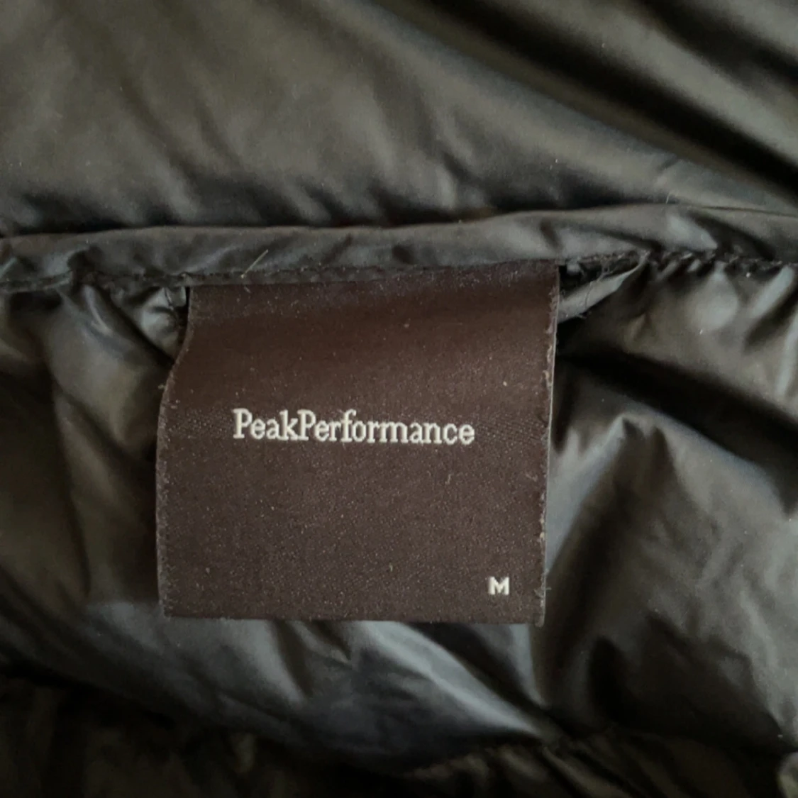 Svart dunjacka från Peak Performance - 4