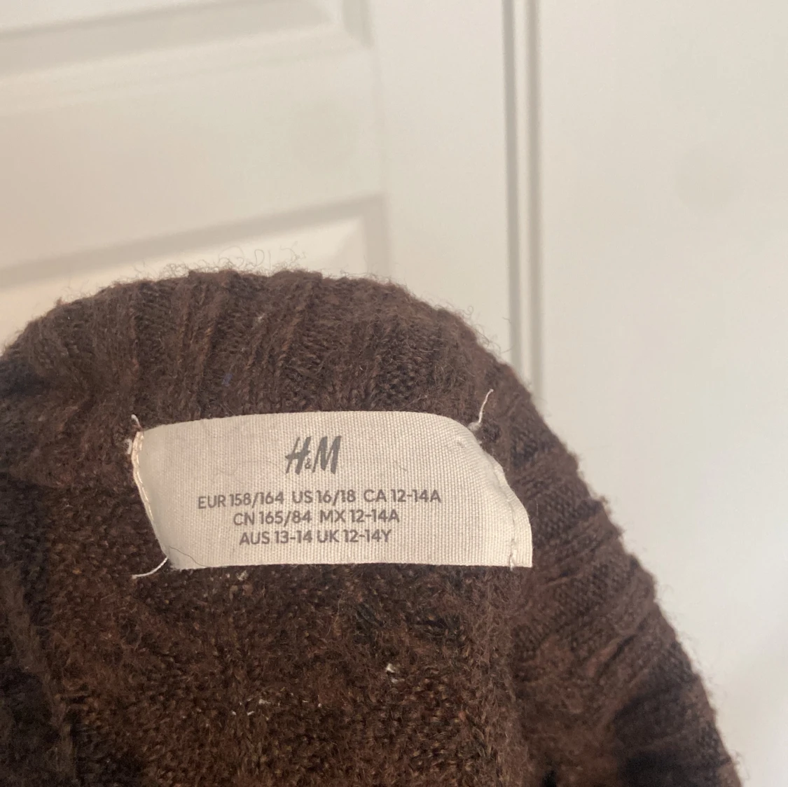 Brun stickad tröja från H&M - 2