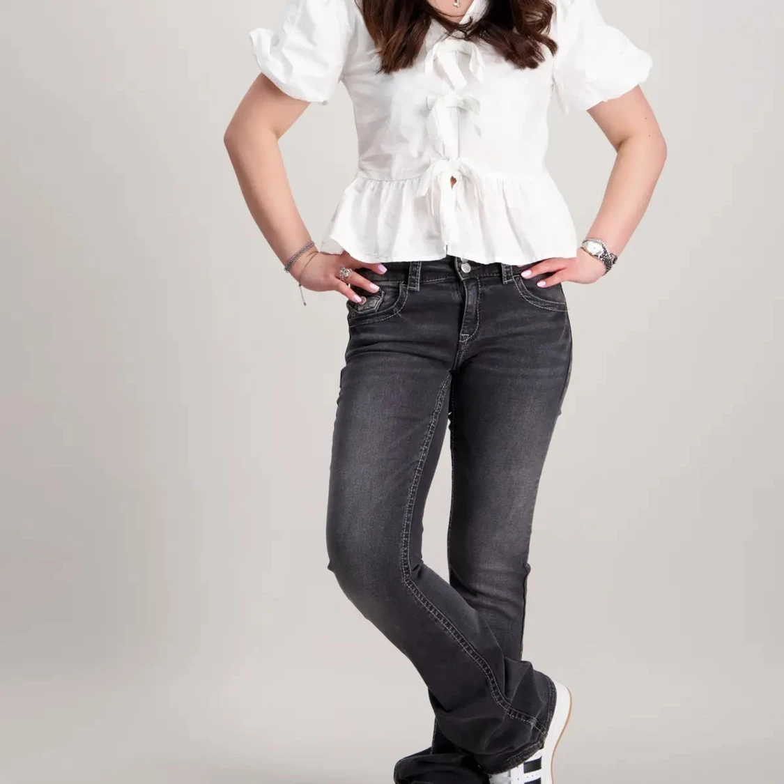 Mörkgrå jeans från Gina Young  - 1