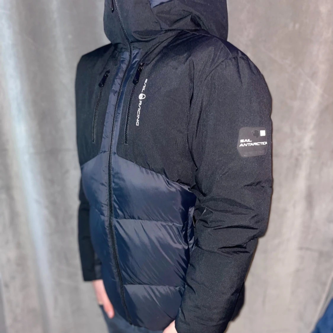 Svart dunjacka Sail Racing - 1