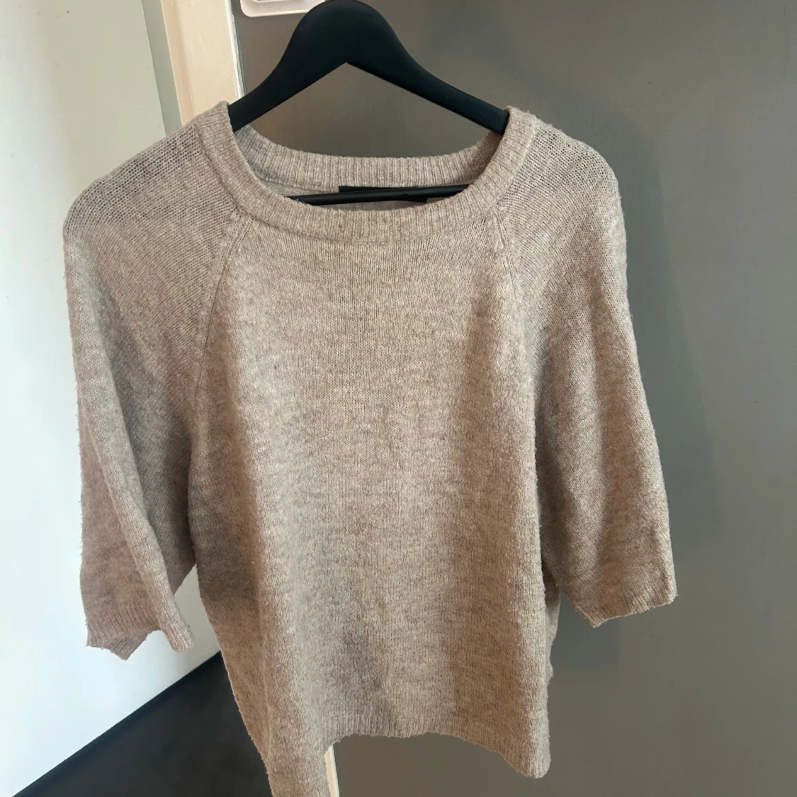 Beige stickad tröja från lager 157