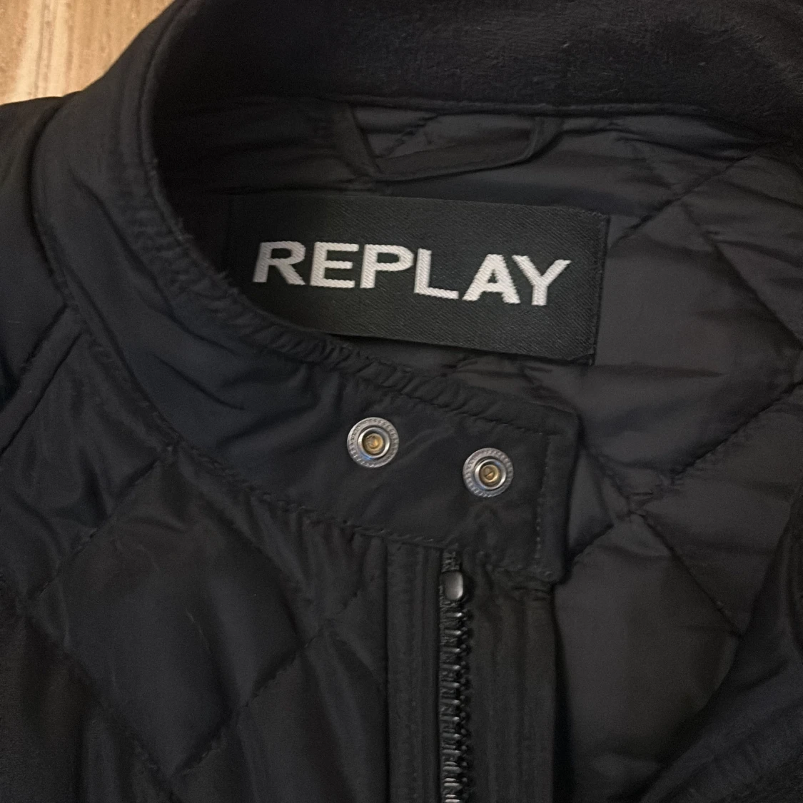 Svart quiltad jacka från Replay - 2