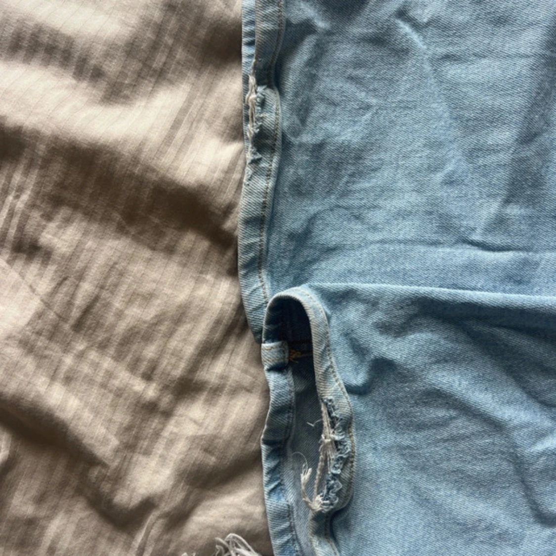 Bootcut ljusblå jeans från Zara - 3