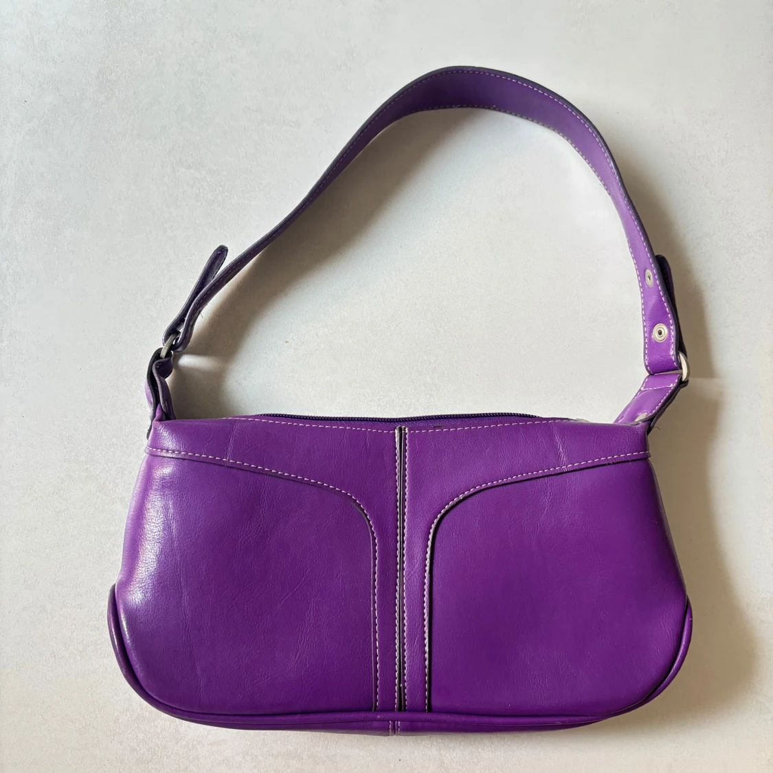 Lila axelväska från Franco Rino - 1