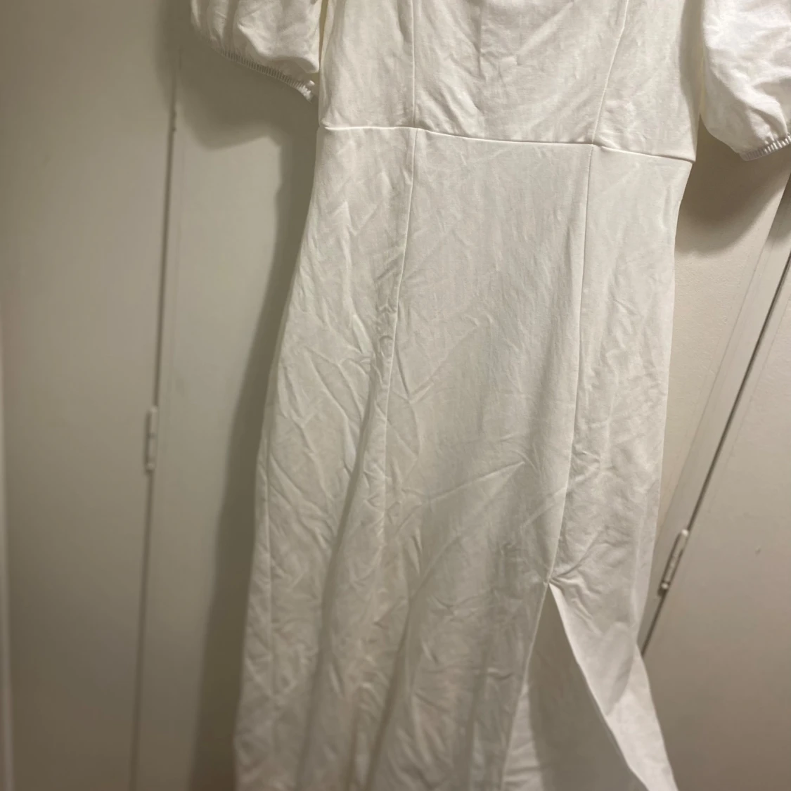 Vit långklänning med puffärmar Aldrig använd  - 2