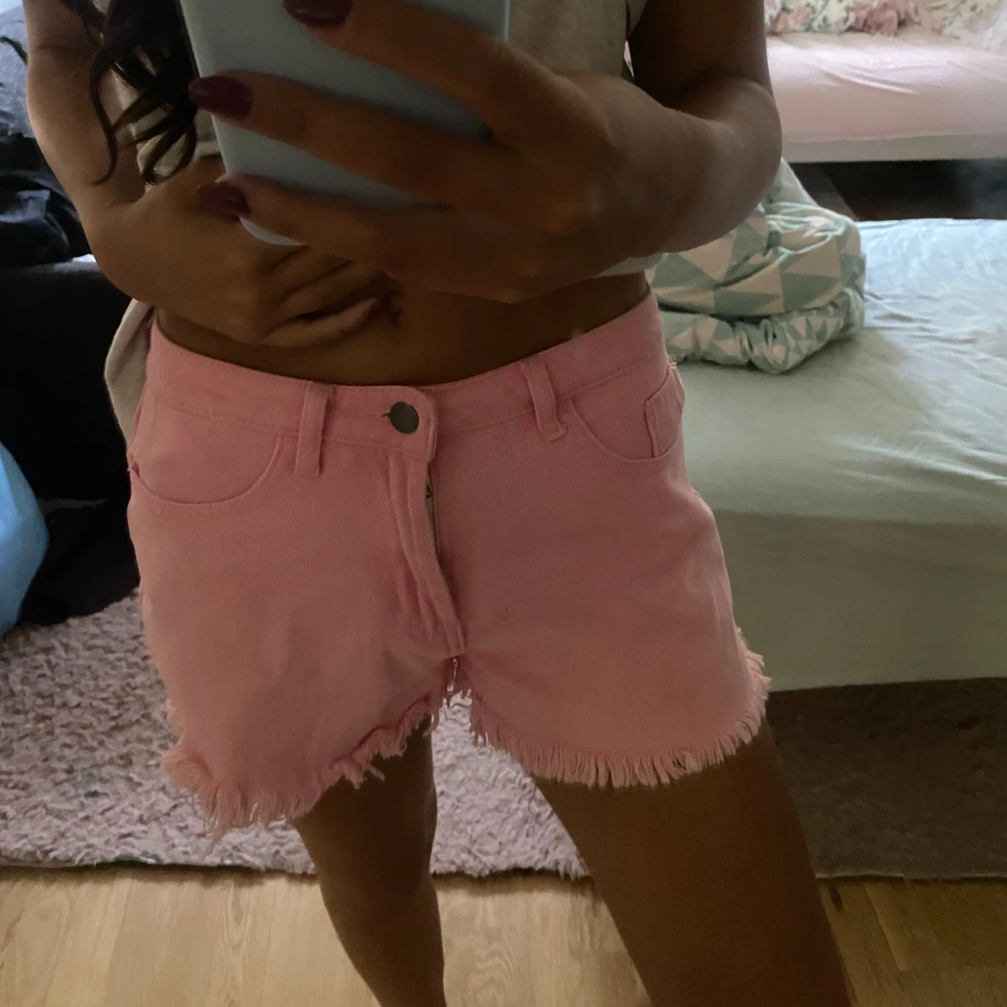 Rosa lågmidjad jeansshorts