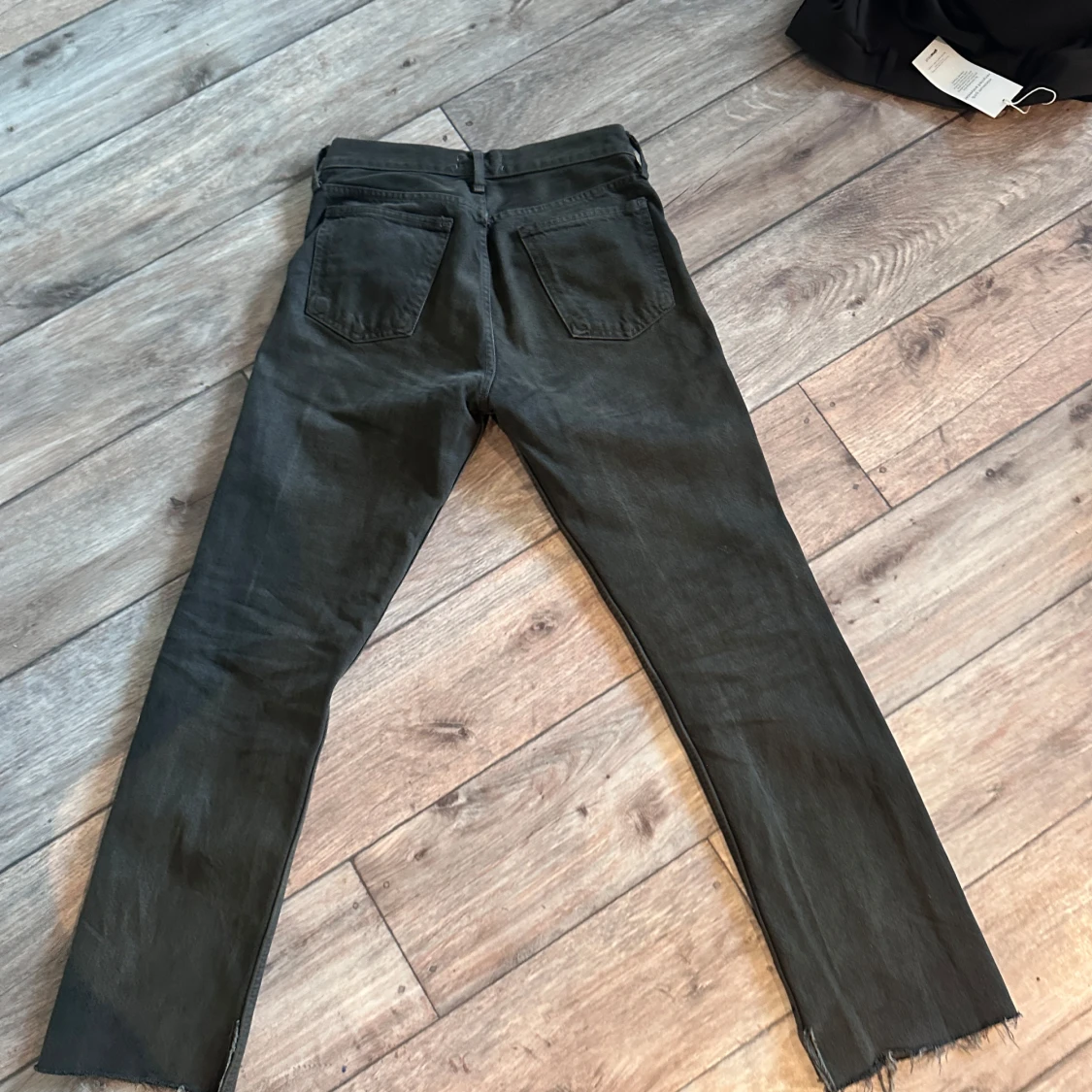 Mörkgrå raka jeans från Zara - 2