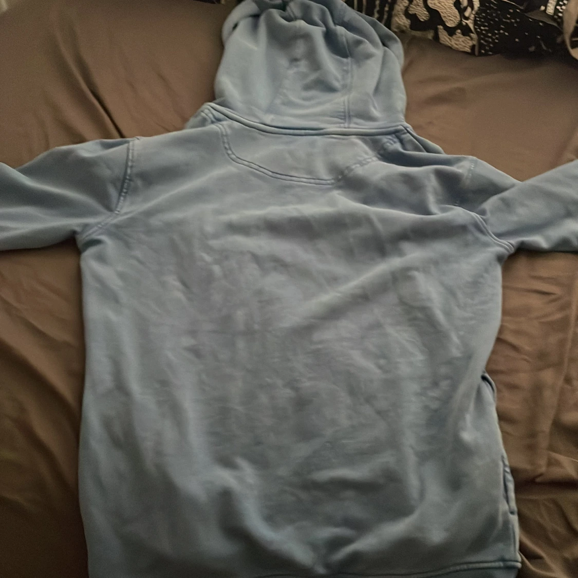 Ljusblå hoodie från Lyle & Scott - 1