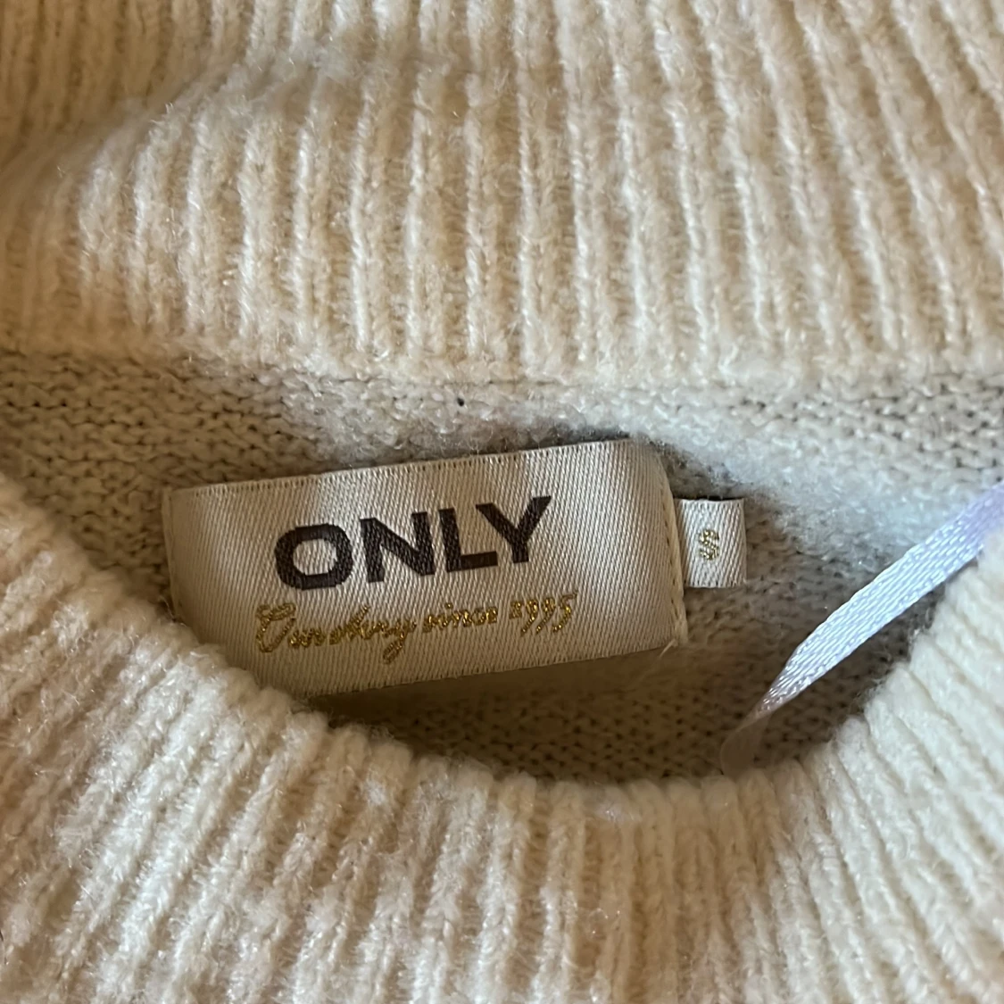 Vit stickad tröja från ONLY - 1