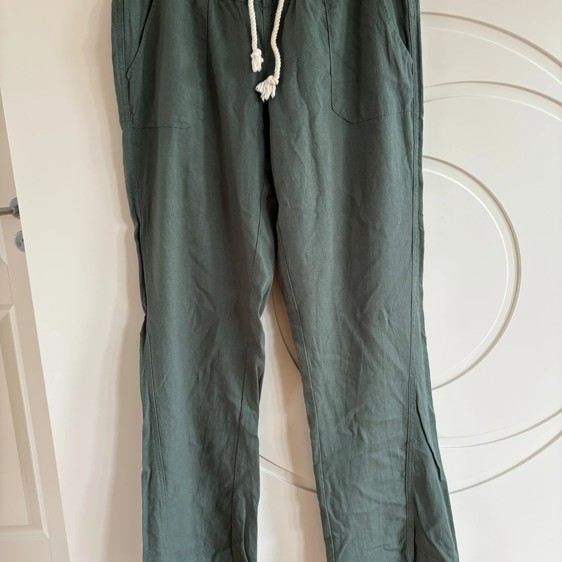 Gröna linnebyxor från Roxy med snörning