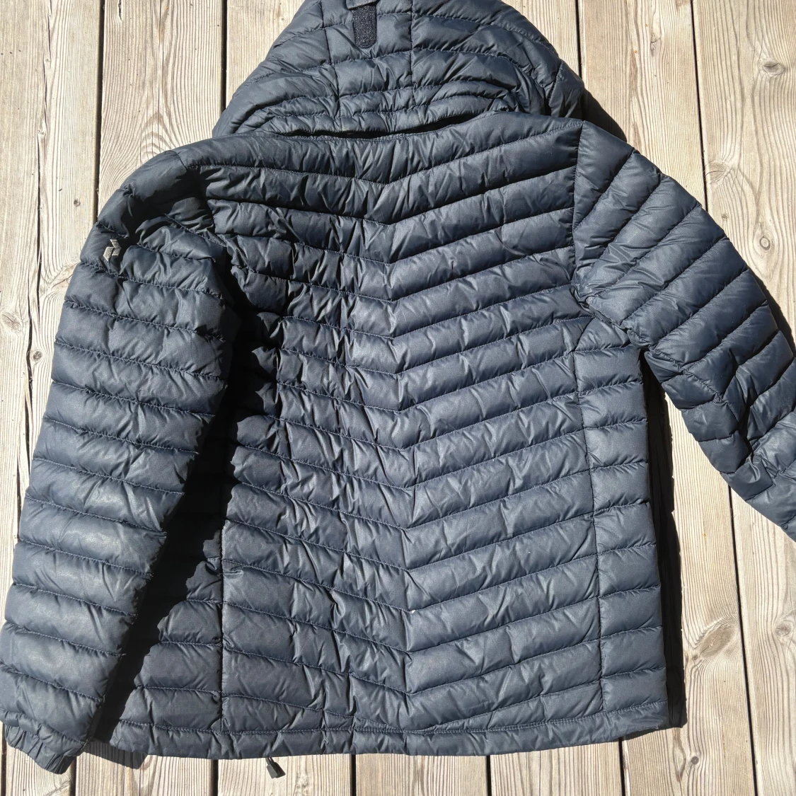 Mörkblå dunjacka Peak Performance 150 - 3