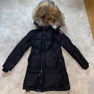 Parajumper xxs - Fin Parajumerjacka i storlek xxs. Inköpt från Johnells.