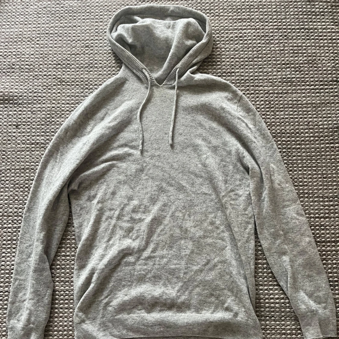 Grå kashmir hoodie