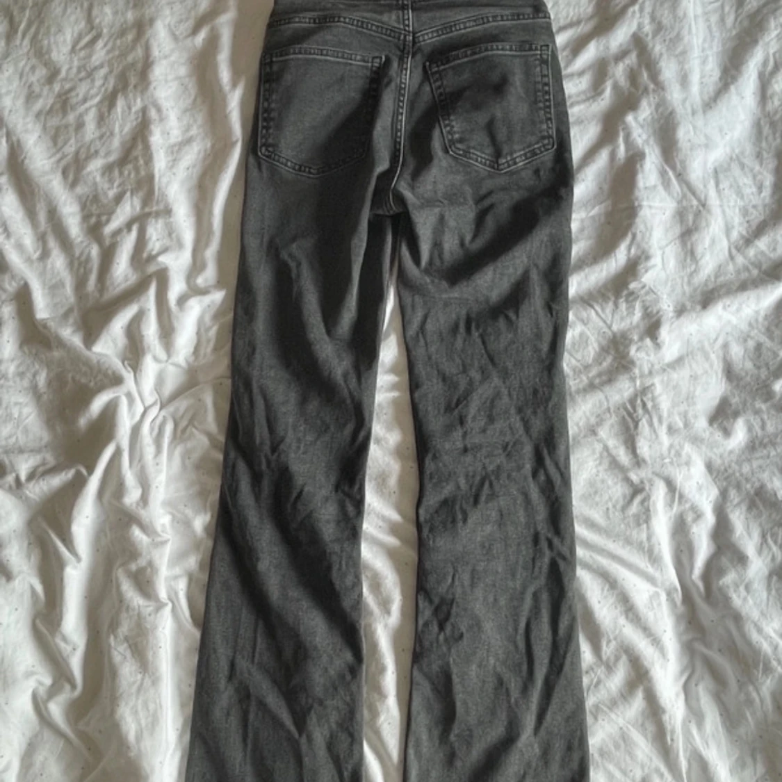 Gråa bootcut jeans - 2