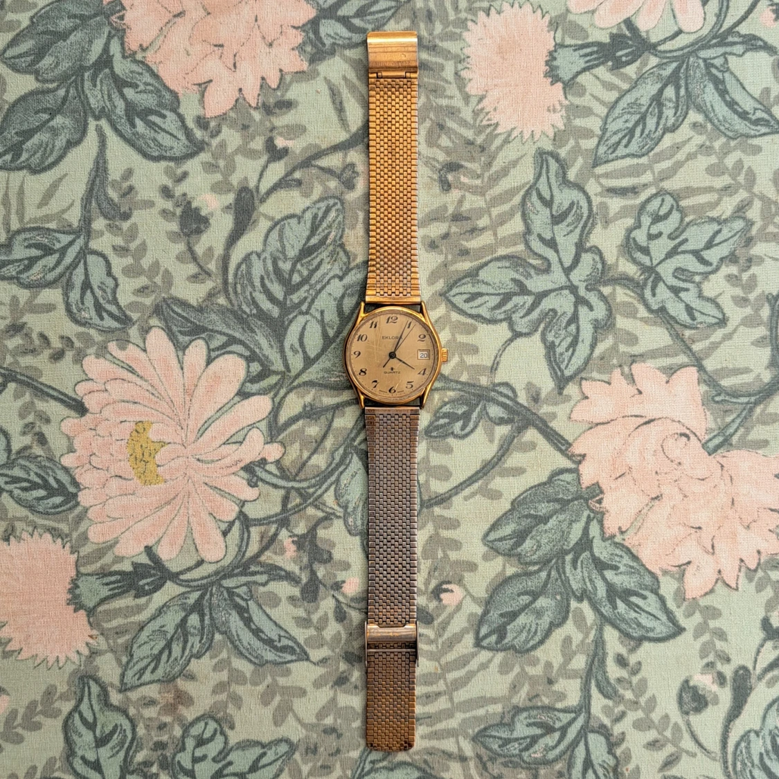 Guldig vintageklocka från Eklora