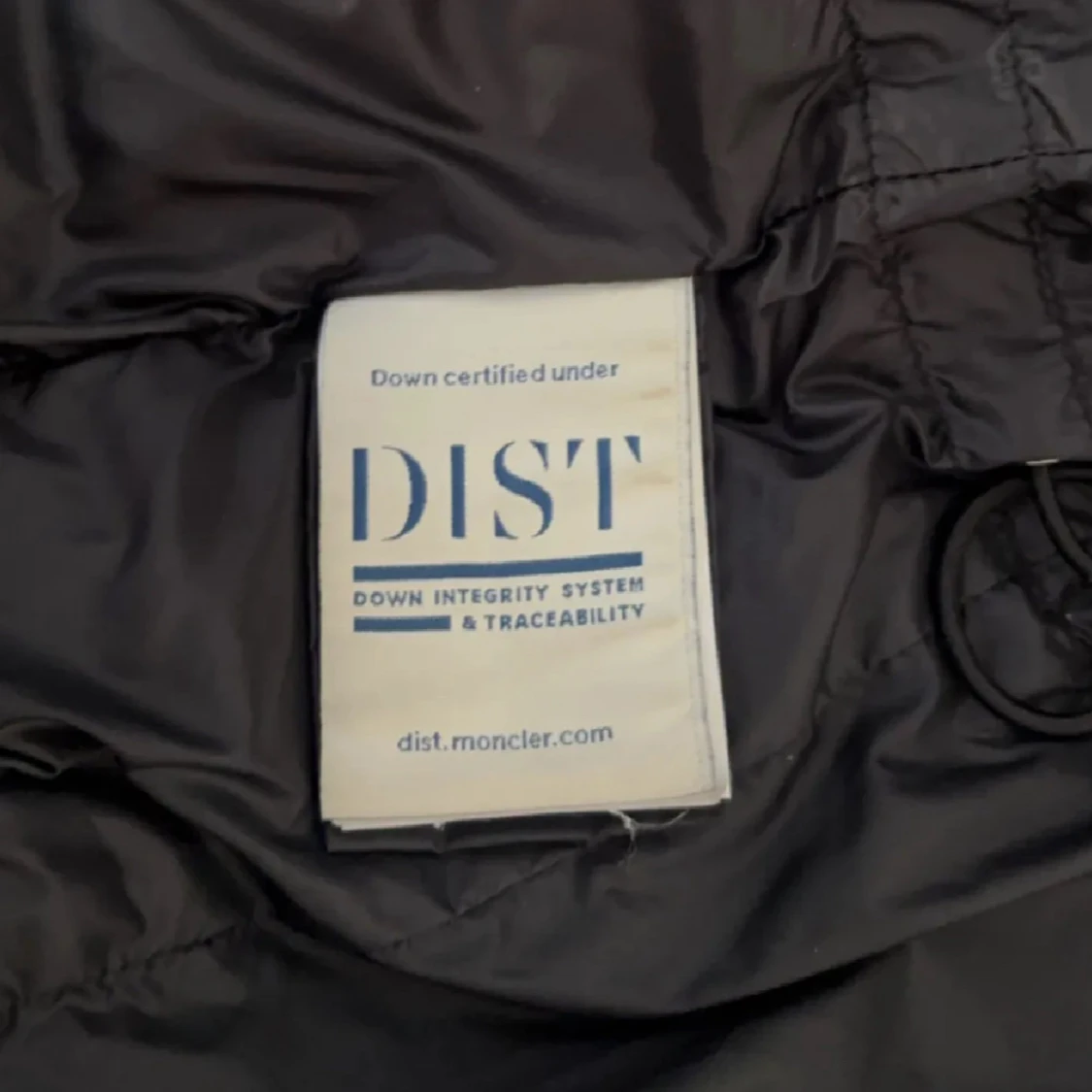 Svart Moncler dunjacka med huva - 4