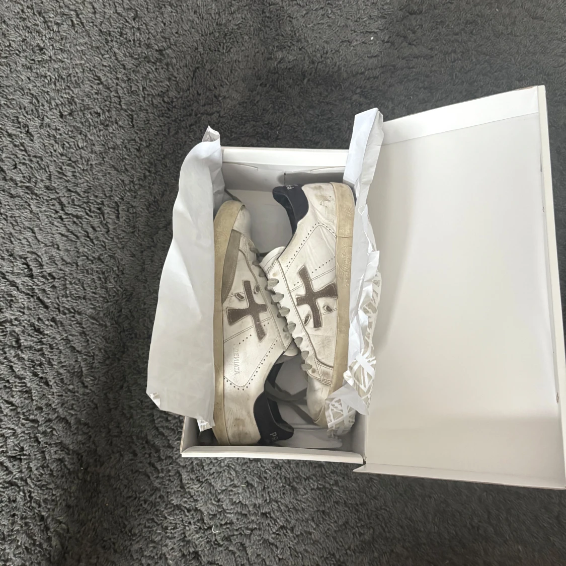 Vita sneakers från Premiata - 2