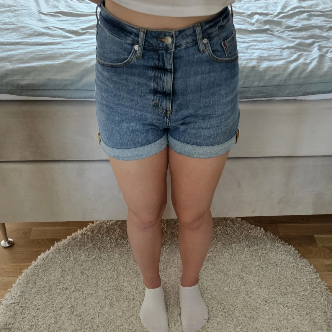 Högmidjade mom jeansshorts &Denim