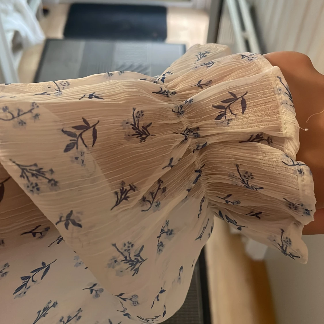 Vit blommig kortklänning Gina Tricot - 4