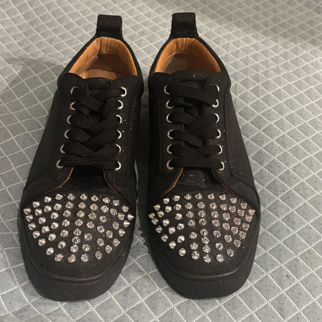Louis Flat Veau Velours/Spikes