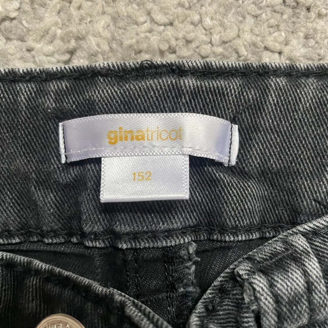 Grå jeans från Gina Tricot, stl 152 - 1