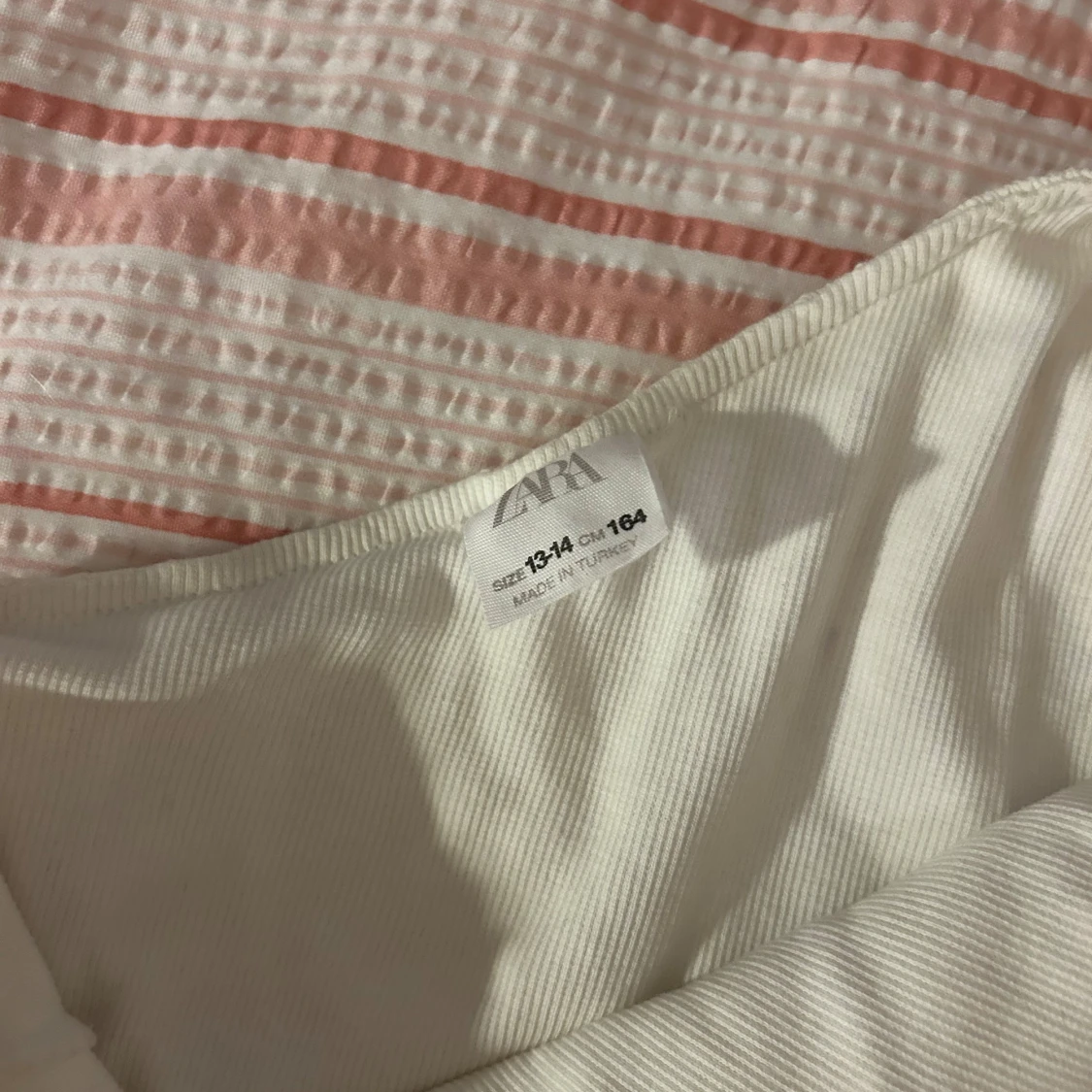 Vit offshoulder topp från Zara - 1
