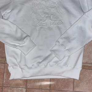 Vitt kenzo tröja helt ny - Helt ny kenzo tröja använd max 5 gånger