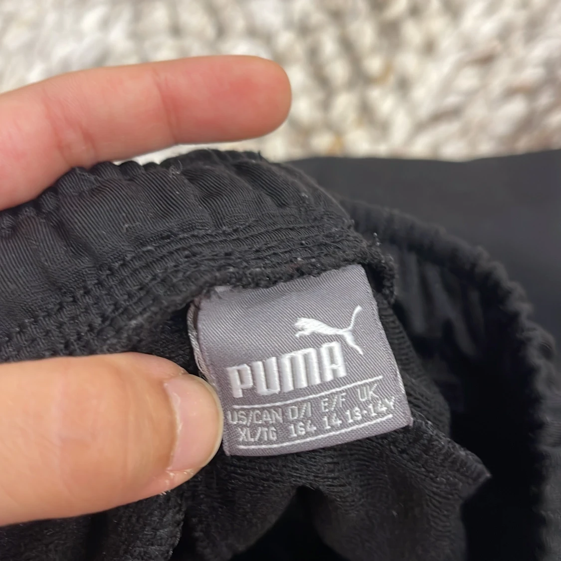 Svarta mjukisbyxor från Puma - 3