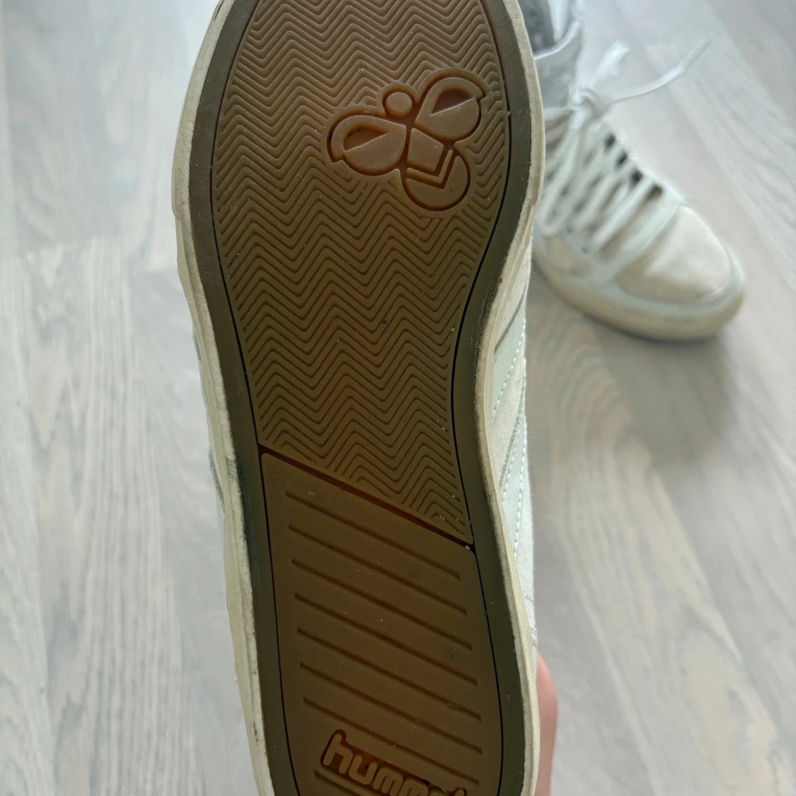 Vita höga sneakers från Hummel - 3