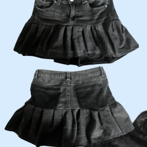 Volang jeanskjol  - Somrig volangkjol i jeanstyg💘 gjord på syslöjden i skolan så den är noga sydd🍉passar bla perfekt för hov1 konserten i sommar!🏄🏼‍♀️😻 fråga vid minsta fundering