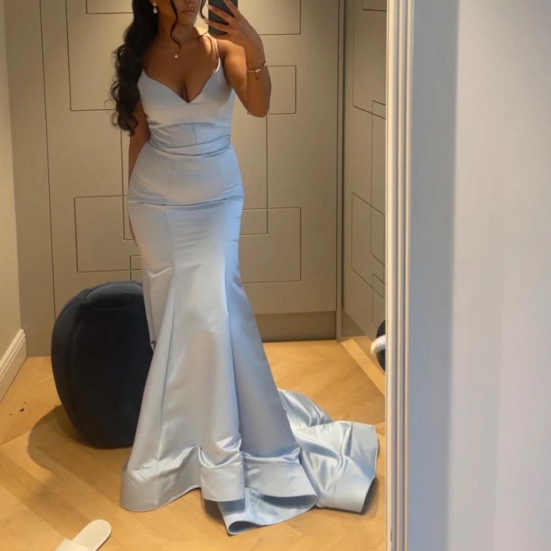 Bröllopsklänning- Ljusblå långklänning med v-ringning - 1