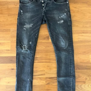 Dondup jeans  - Modell: George. Storlek 30