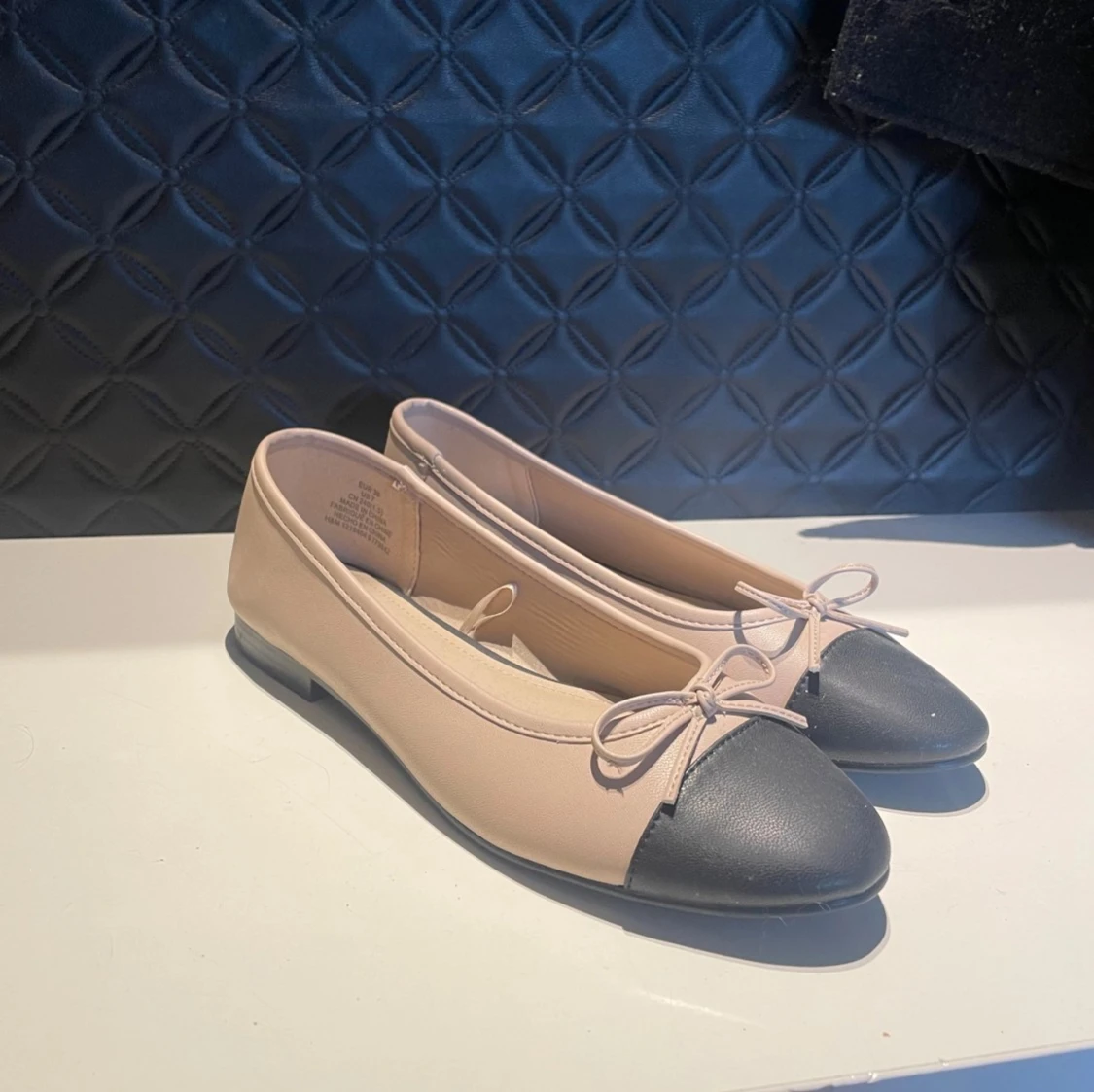 Beige och svarta ballerinaskor - 1