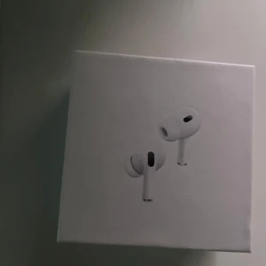 Air, pod PRO generation 2 - Helt nya och oöppnade med topp kvalité, fungerande brusreducering och ANC, Plombering är kvar och pris kan diskuteras vid snabb affär.