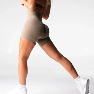 Nvgtn shorts  - Nvgtn Mocha Lift Seamless Shorts i storlek M. Aldrig använda 