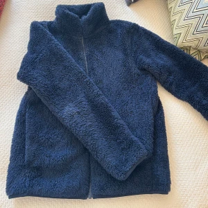 Fleece tröja - Gosig fleece tröja från uniqlo i strl xs!🩷