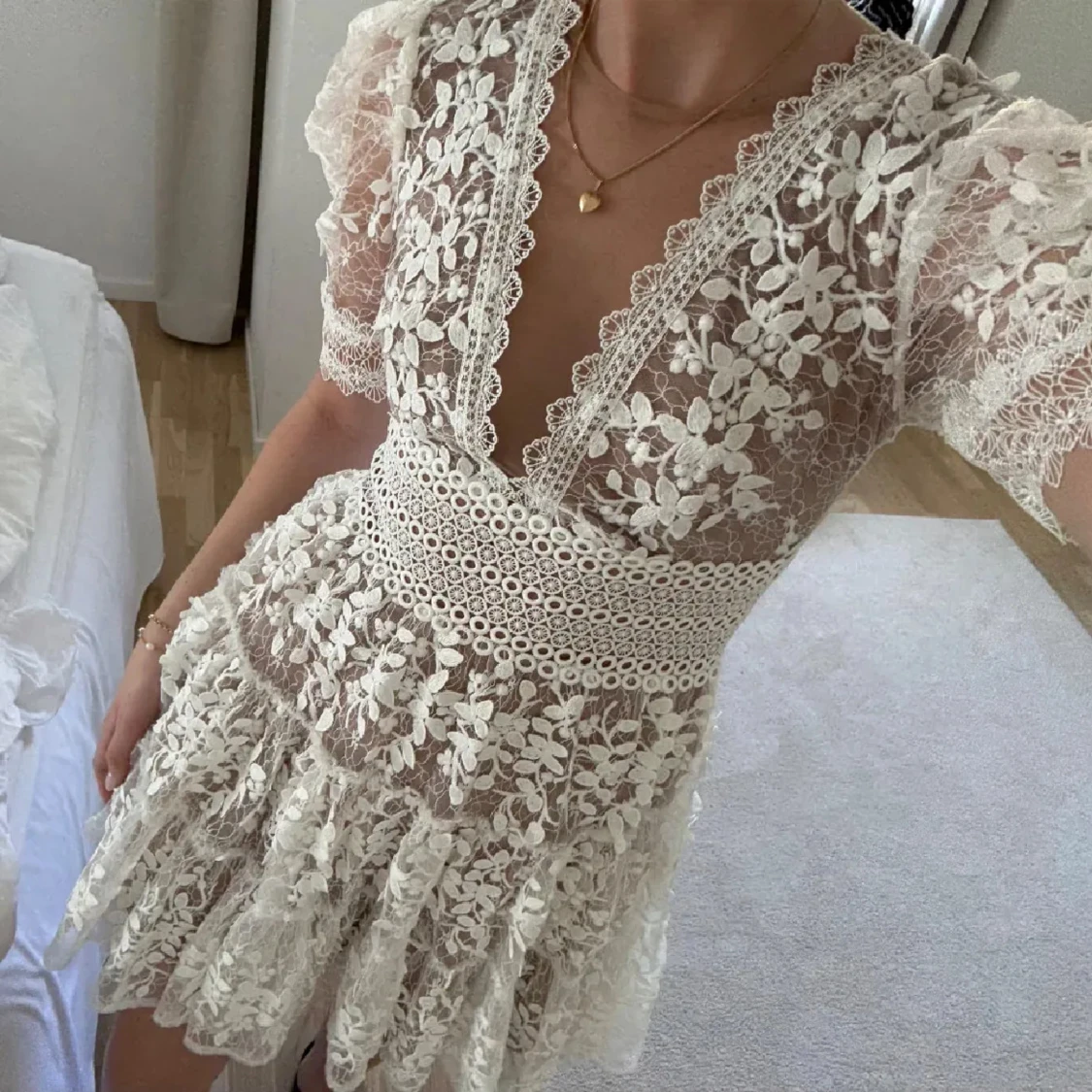 Vit spetsklänning 