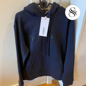 Dondup hoodie (HELT NY) - Dondup hoodie (HELT NY) med all tags på | storlek M true to size - hoodien är slutsåld worldwide - nypris 4000kr, mktt pris 1199kr - ÄKTA 🚨 