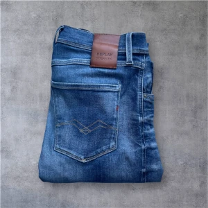 Replay jeans anbass - Replay jeans hyperflex i mycket bra skick inga synliga defekter. Vid fler funderingar är det bara att skriva.