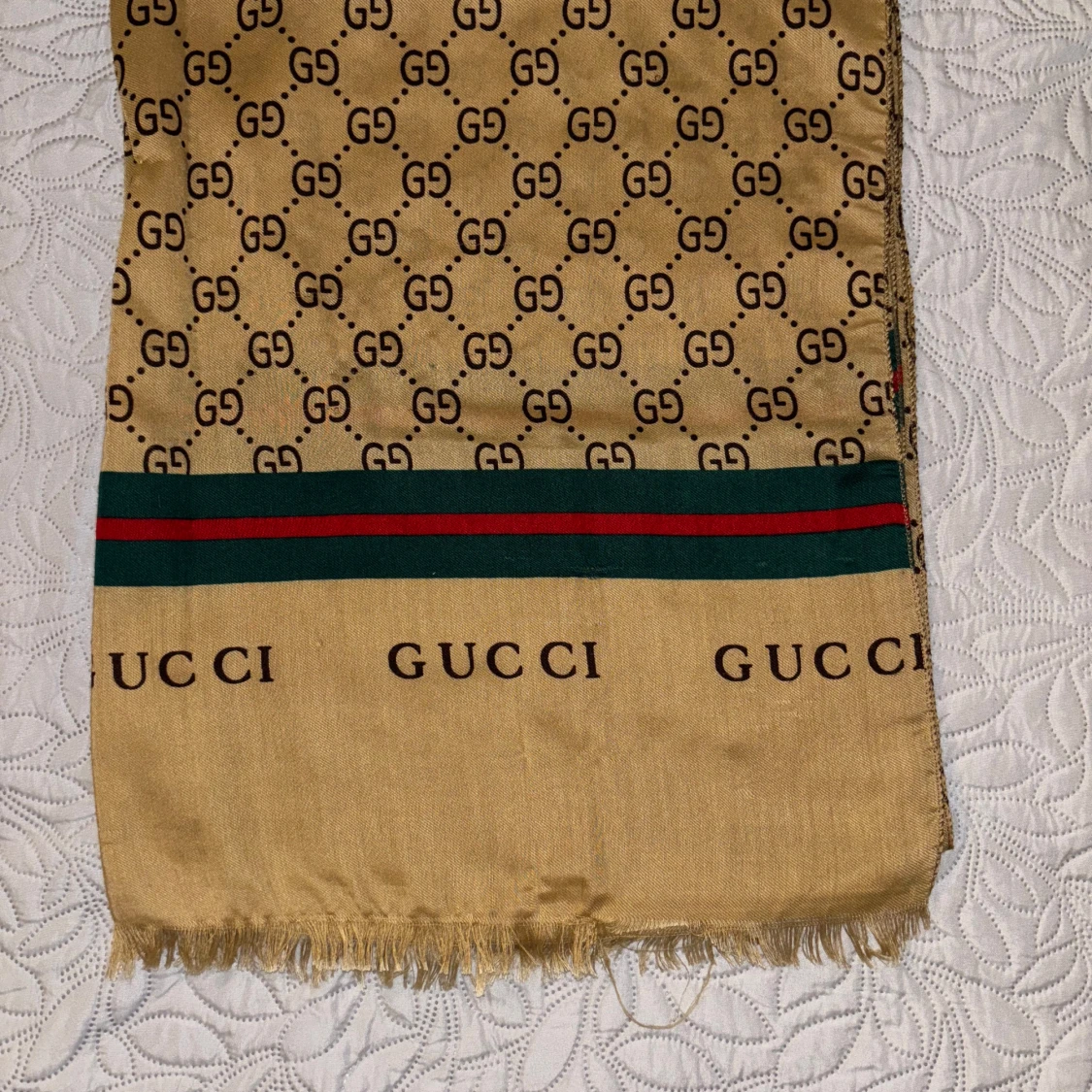 Beige halsduk från GG