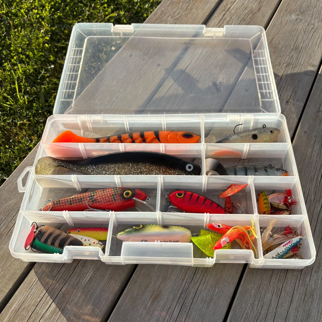 Fiskedrag i plastlåda - 1