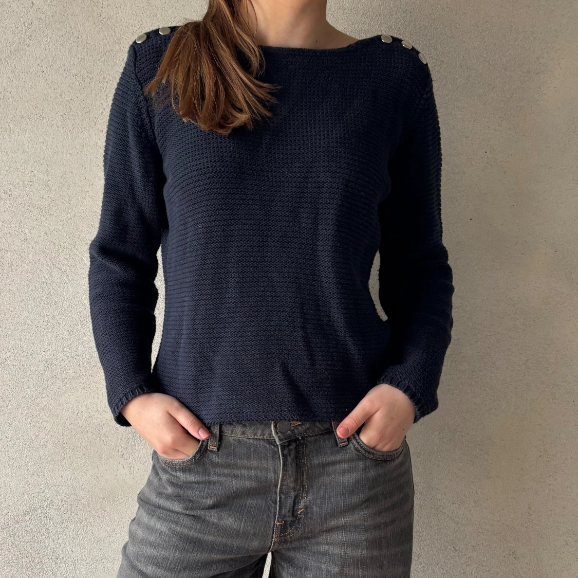 Marinblå stickad tröja 