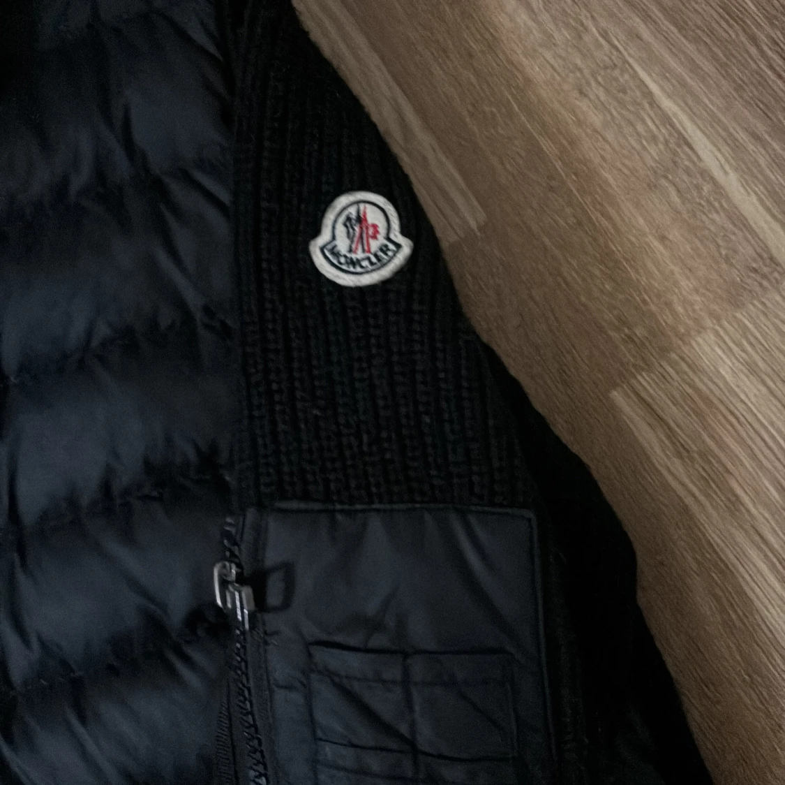 Svart pufferjacka från Moncler - 1