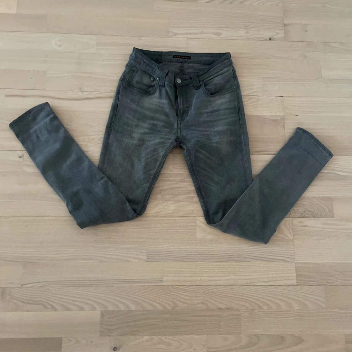 Grå jeans från Nudie Jeans - 2