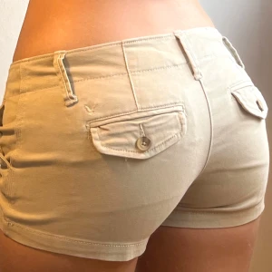 Shorts  - Midjemått: 37cm. Läs gärna min bio innan ni ställer frågor 💖