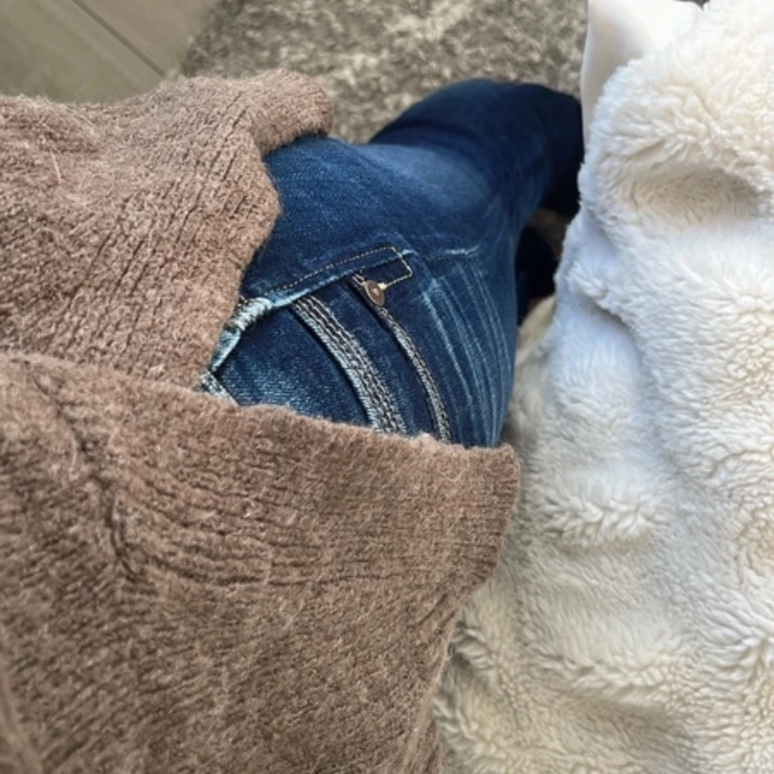 Brun stickad tröja - 1