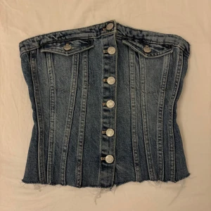 Jeans topp - Storlek XS men passar också S.