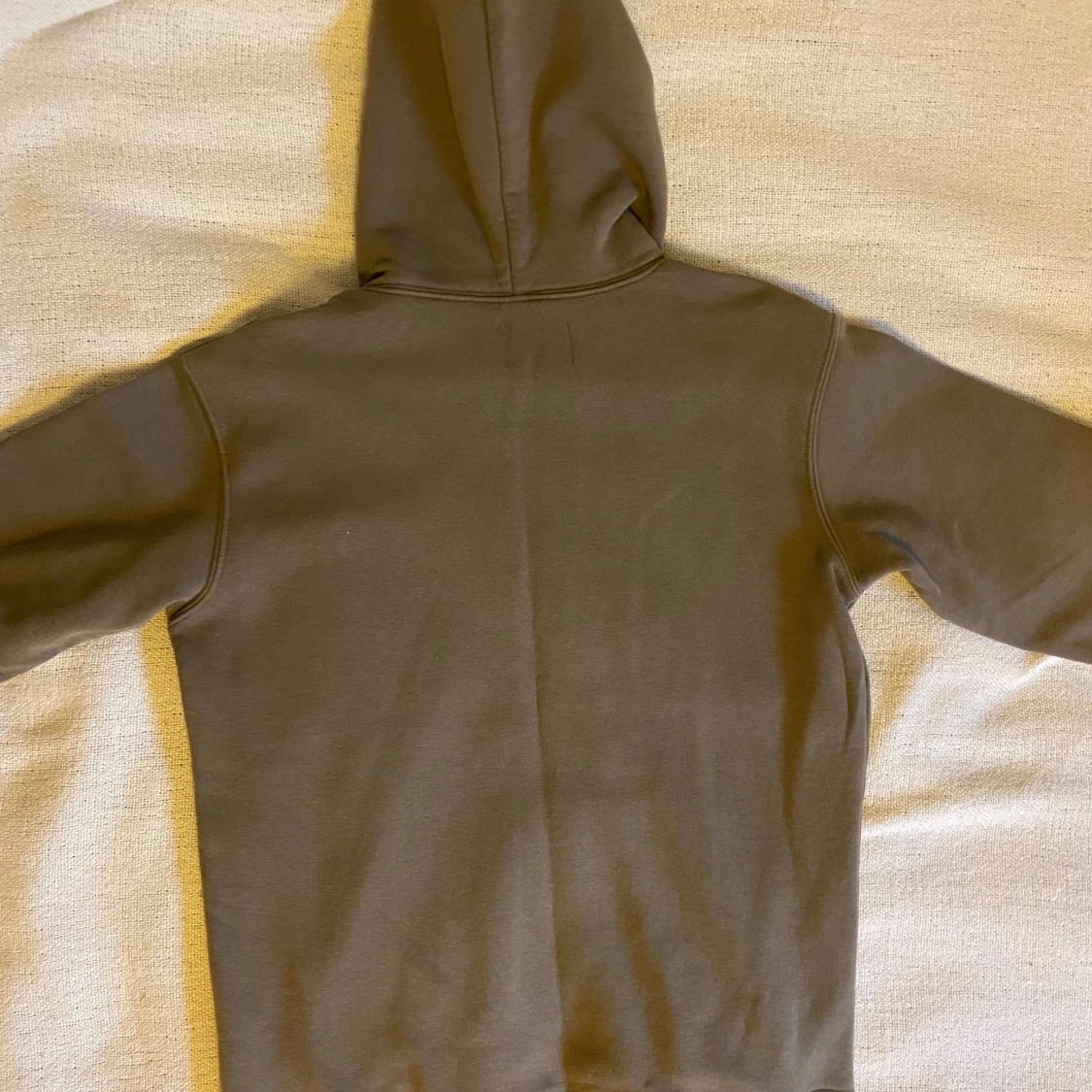 Olivgrön hoodie från Mads Nørgaard - 1