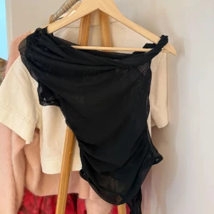 Zara body  - Sååå snygg Zara body som jag älskar i nyskick💕💕